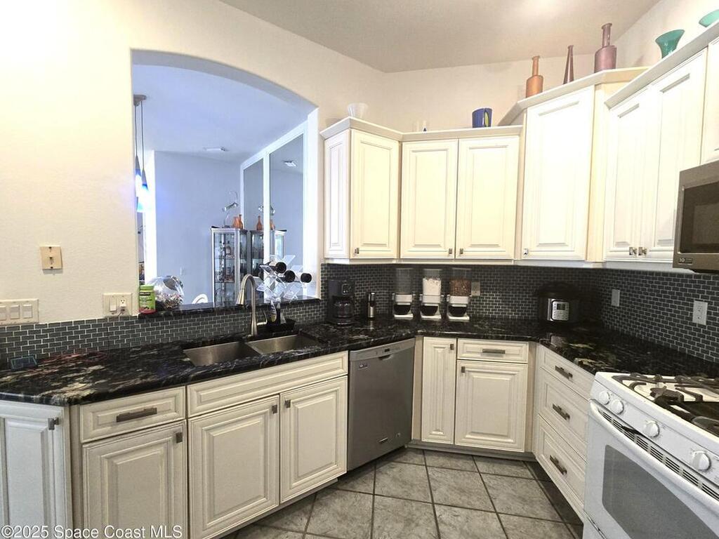 382 Carmel Drive, Suntree, FL 32940