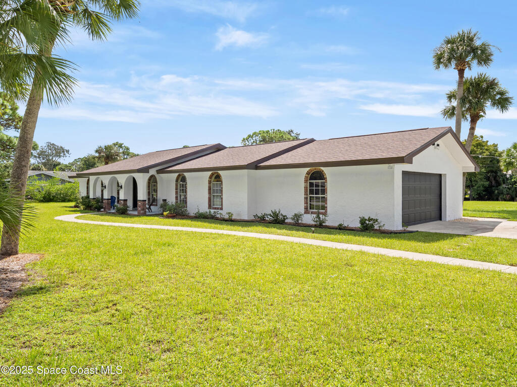 5215 Pina Vista Drive, Melbourne, FL 32934