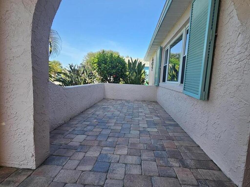 1525 W Riviera Drive, Merritt Island, FL 32952