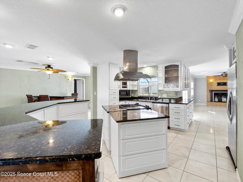 1525 W Riviera Drive, Merritt Island, FL 32952