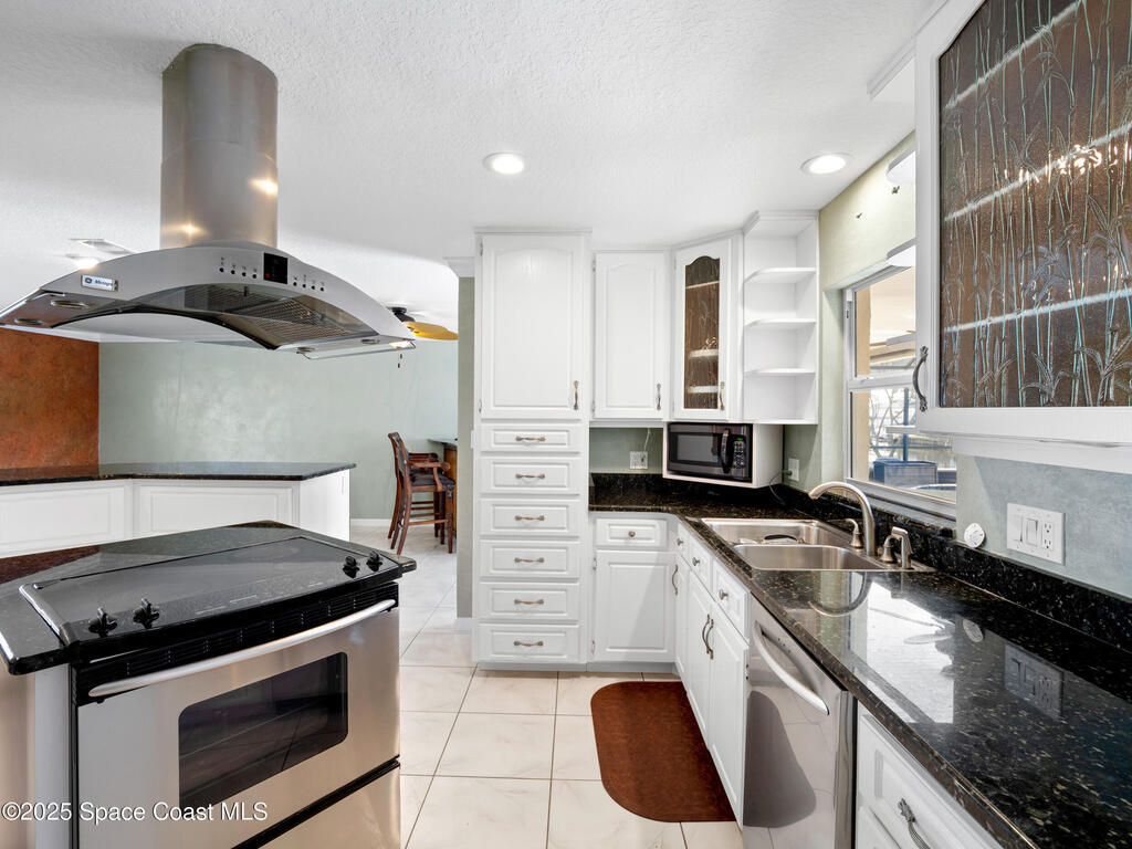 1525 W Riviera Drive, Merritt Island, FL 32952