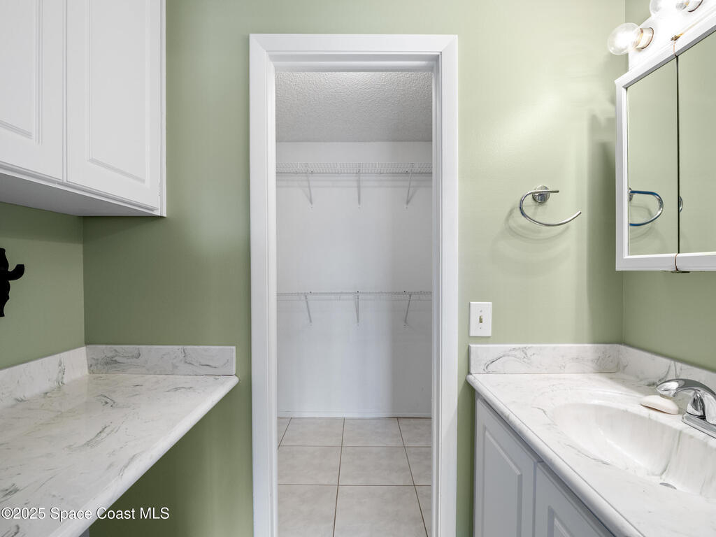 1525 W Riviera Drive, Merritt Island, FL 32952