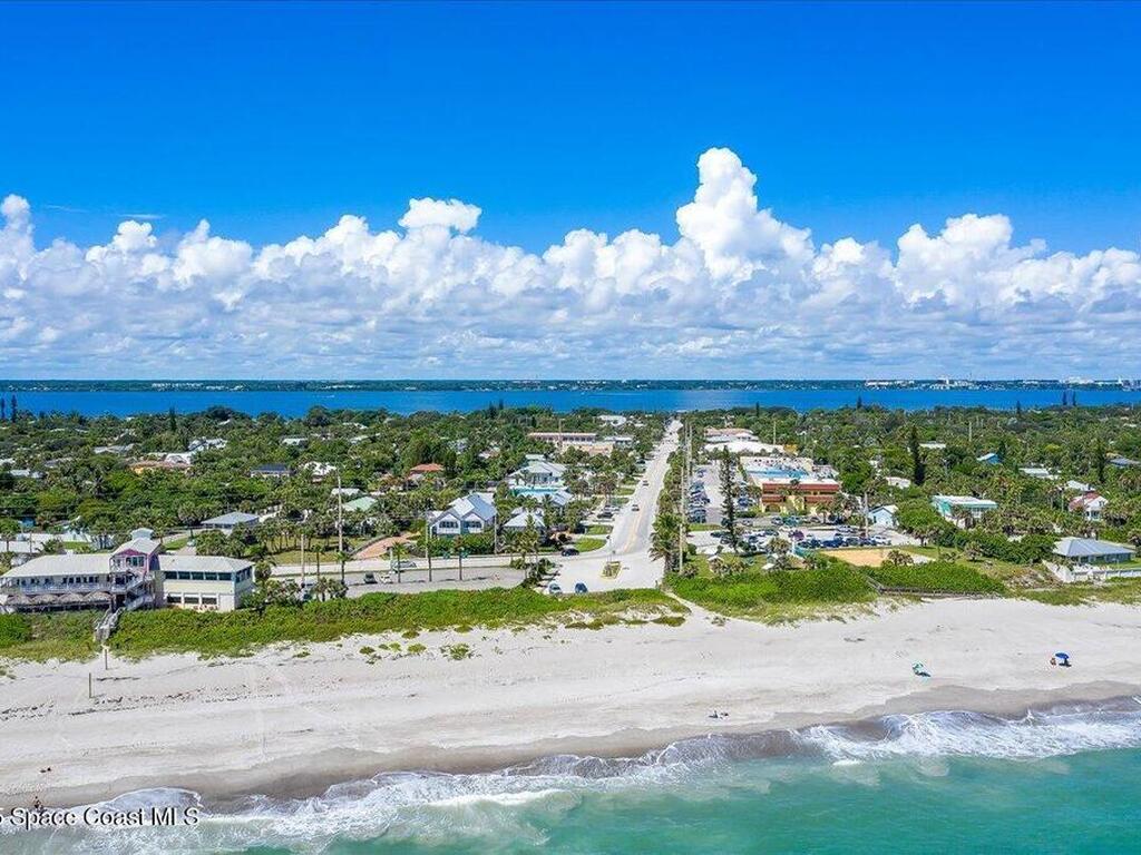 303 Hibiscus Trail, Melbourne Beach, FL 32951