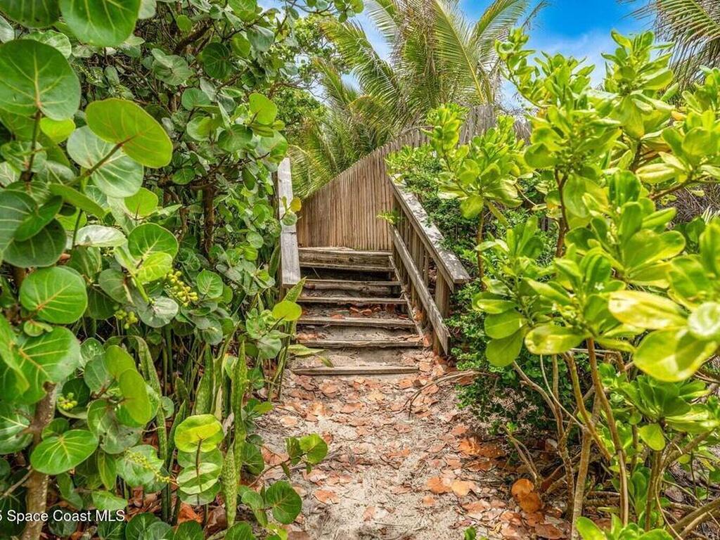 303 Hibiscus Trail, Melbourne Beach, FL 32951