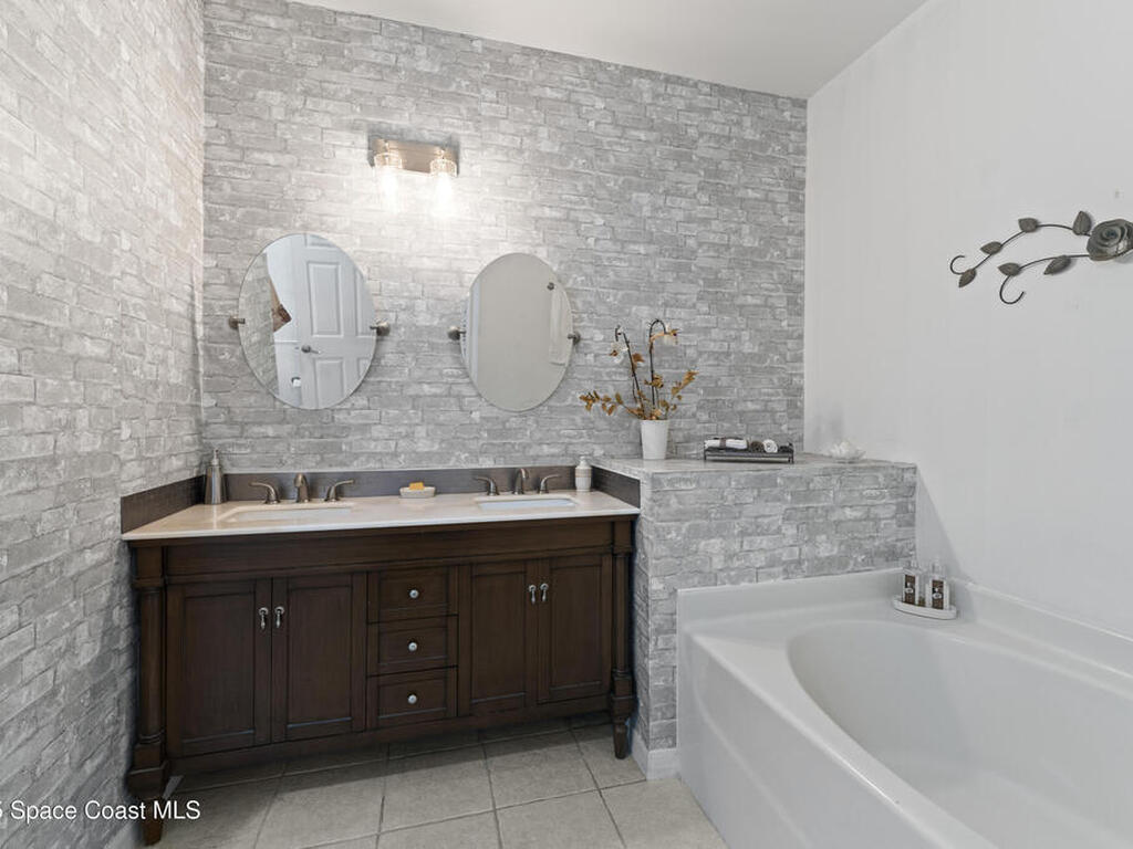 813 Del Mar Circle, Melbourne, FL 32904