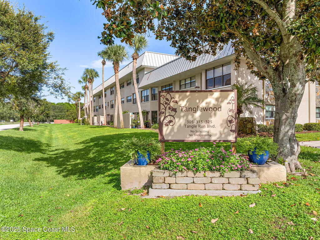 305 Tangle Run Boulevard, Melbourne, FL 32940