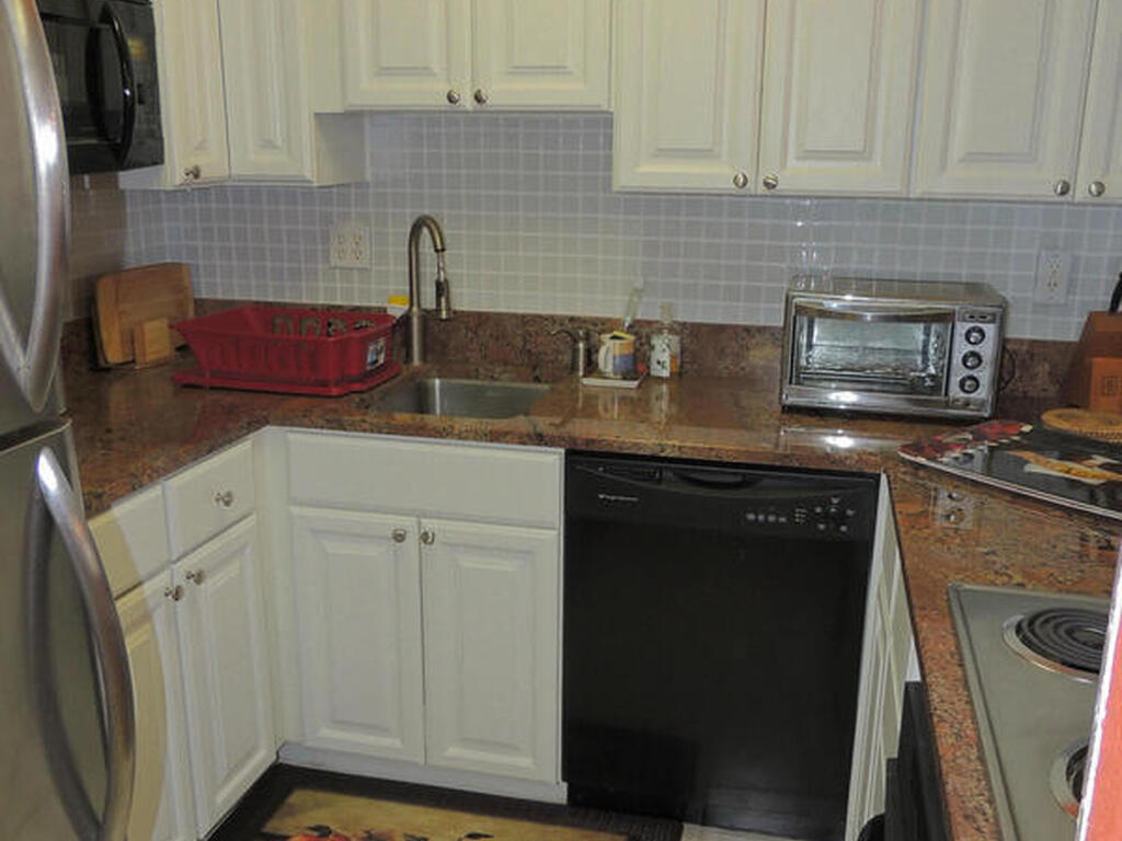 2020 N Atlantic Avenue, Cocoa Beach, FL 32931