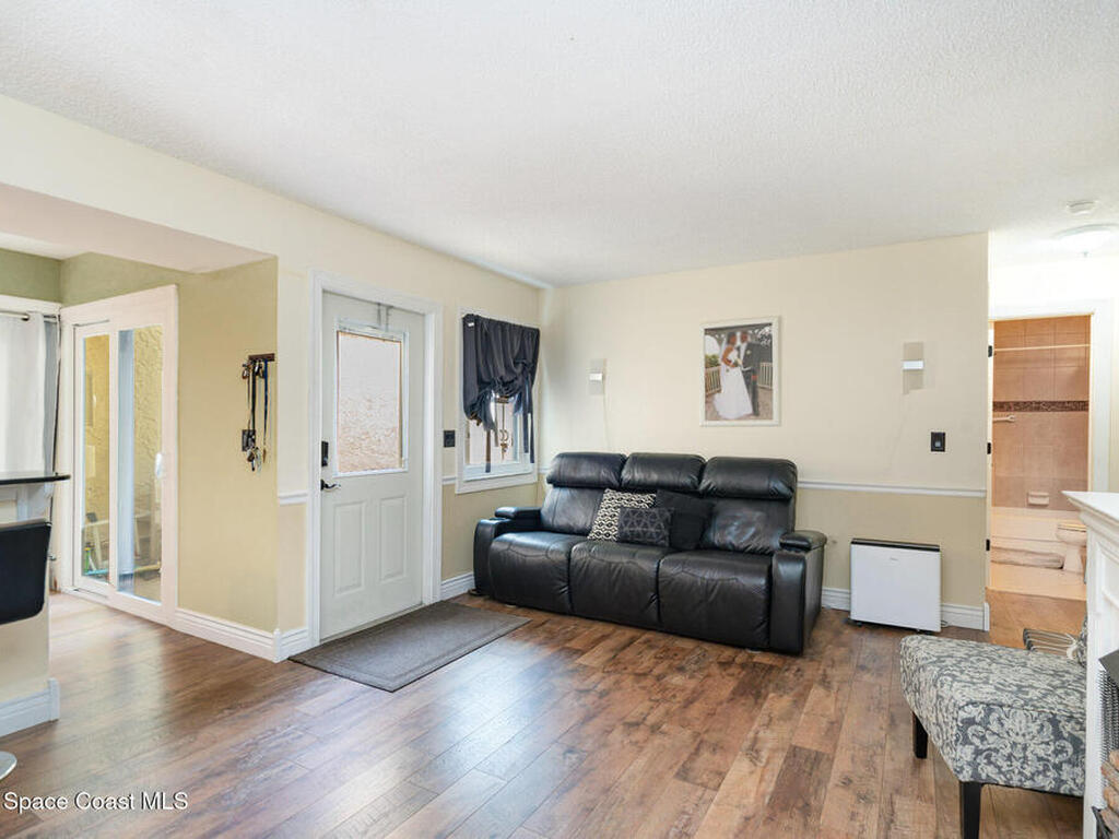 1010 Abada Court, Palm Bay, FL 32905