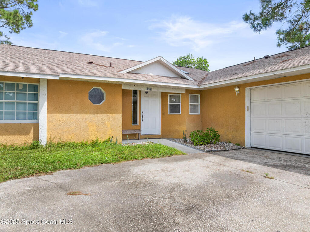 1099 Pace Drive, Palm Bay, FL 32907