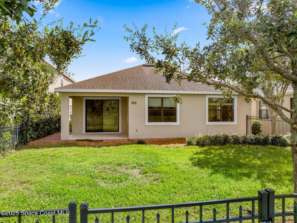 8582 Strom Park Drive, Melbourne, FL 32940