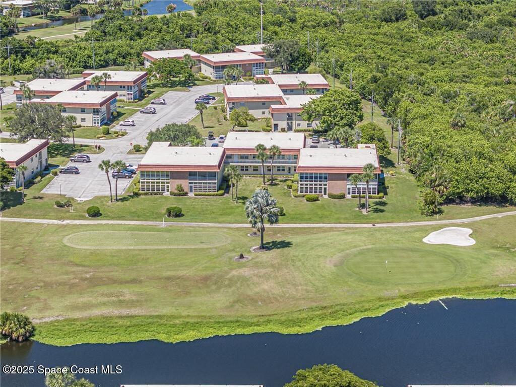 111 Springlake Court, Vero Beach, FL 32962