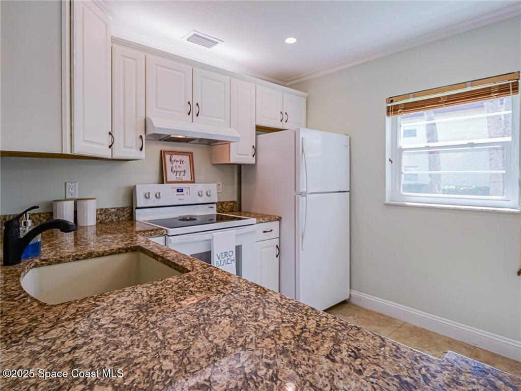 111 Springlake Court, Vero Beach, FL 32962