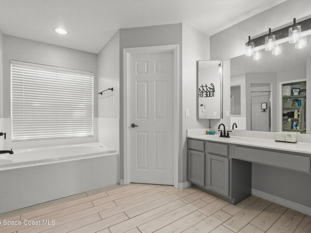 2618 Aston Circle, Melbourne, FL 32940