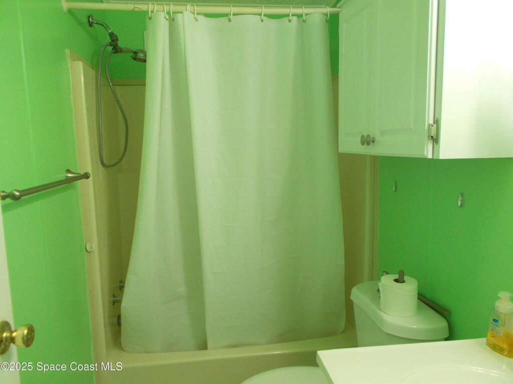 209 Kiwi Drive, Barefoot Bay, FL 32976