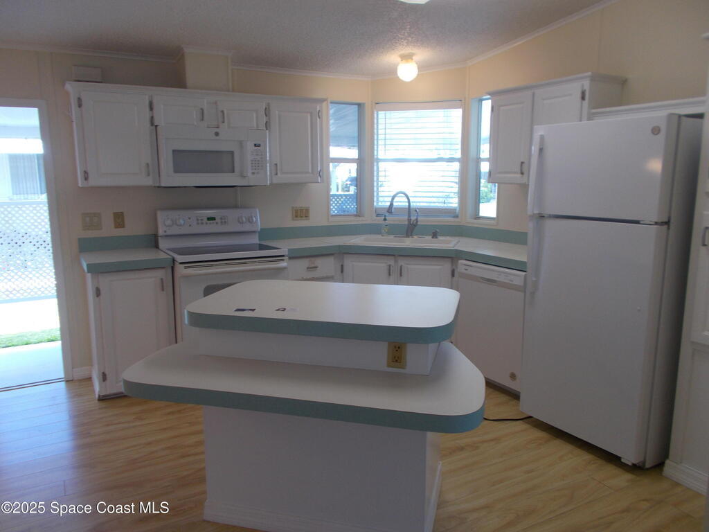 209 Kiwi Drive, Barefoot Bay, FL 32976