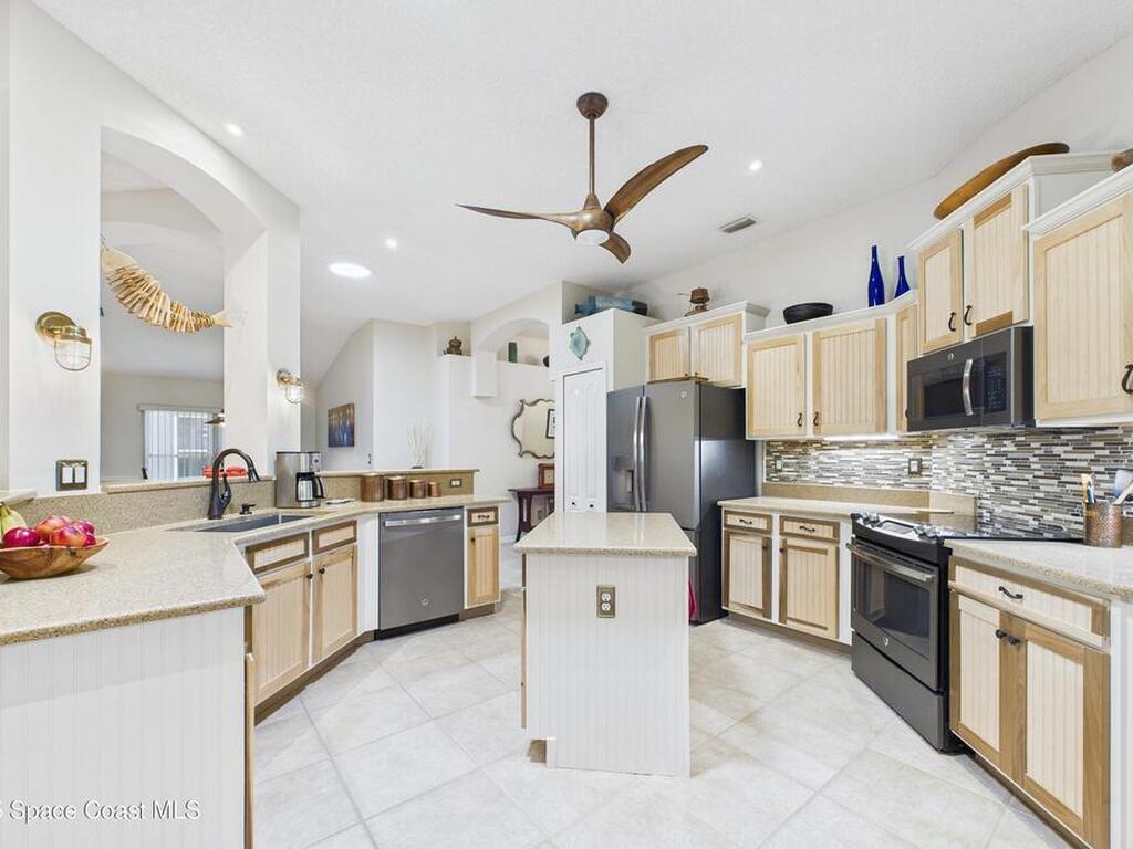 946 Shaw Circle, Melbourne, FL 32940