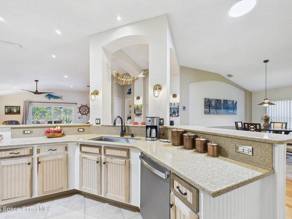 946 Shaw Circle, Melbourne, FL 32940