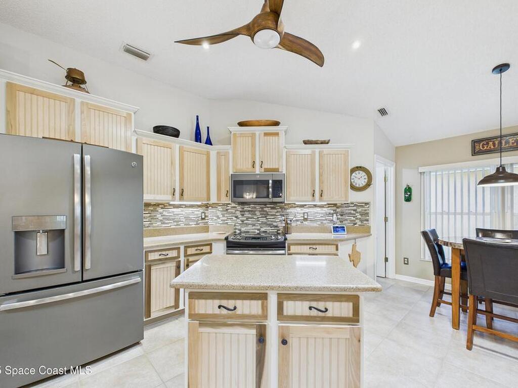 946 Shaw Circle, Melbourne, FL 32940