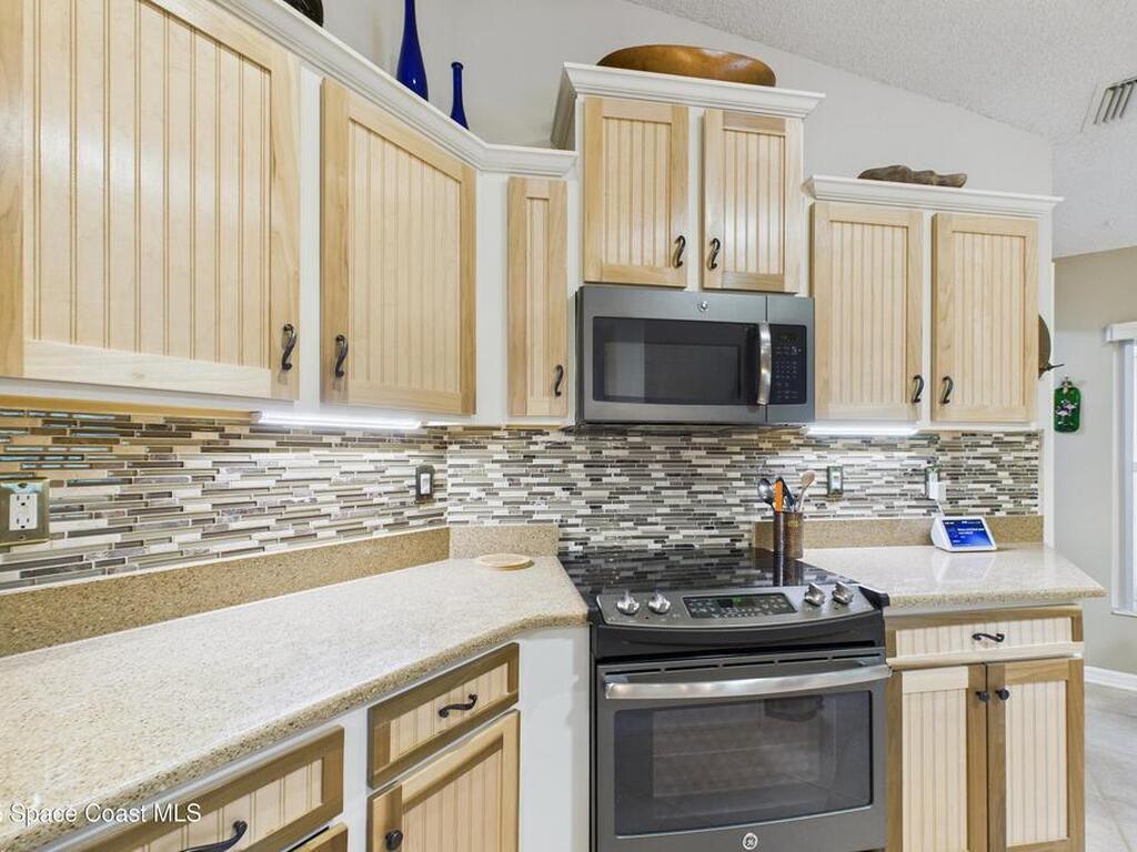 946 Shaw Circle, Melbourne, FL 32940