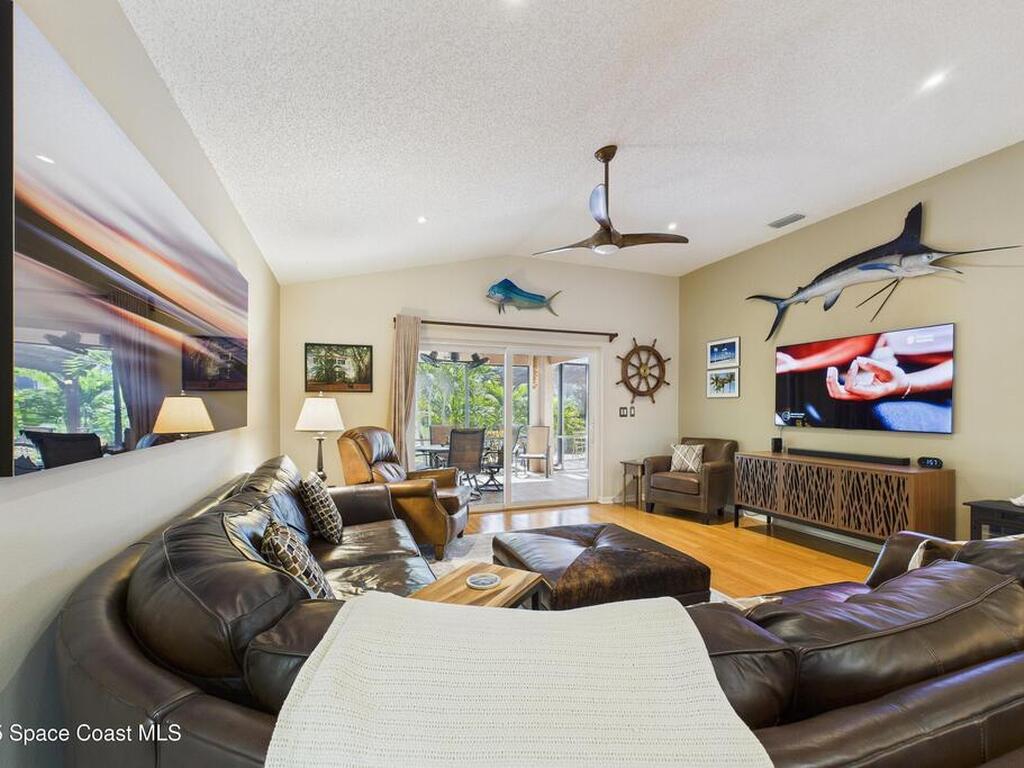 946 Shaw Circle, Melbourne, FL 32940