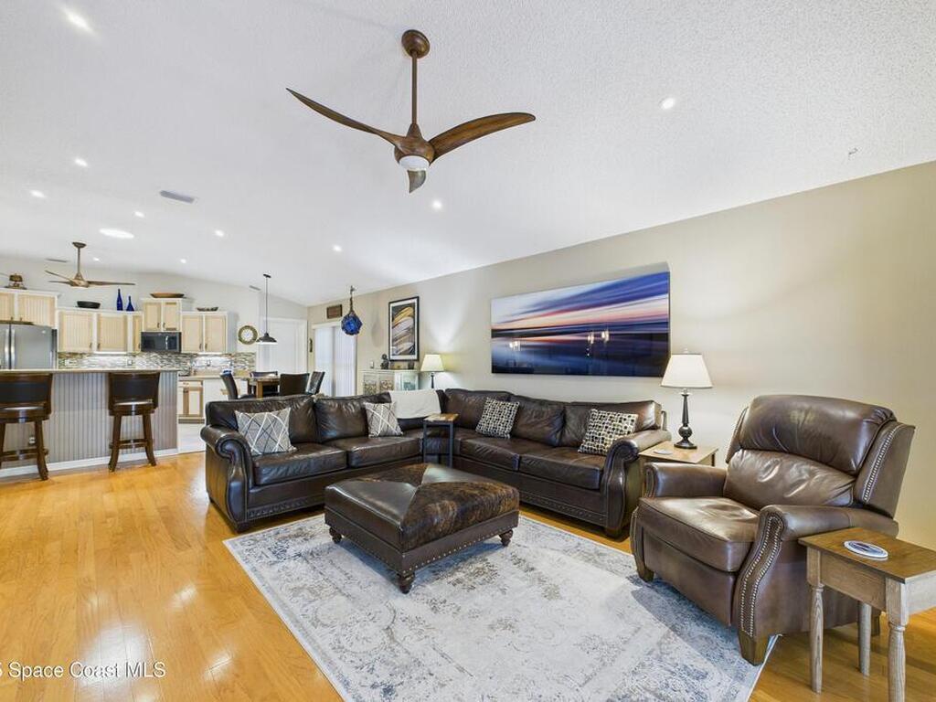 946 Shaw Circle, Melbourne, FL 32940