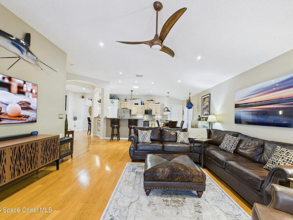 946 Shaw Circle, Melbourne, FL 32940