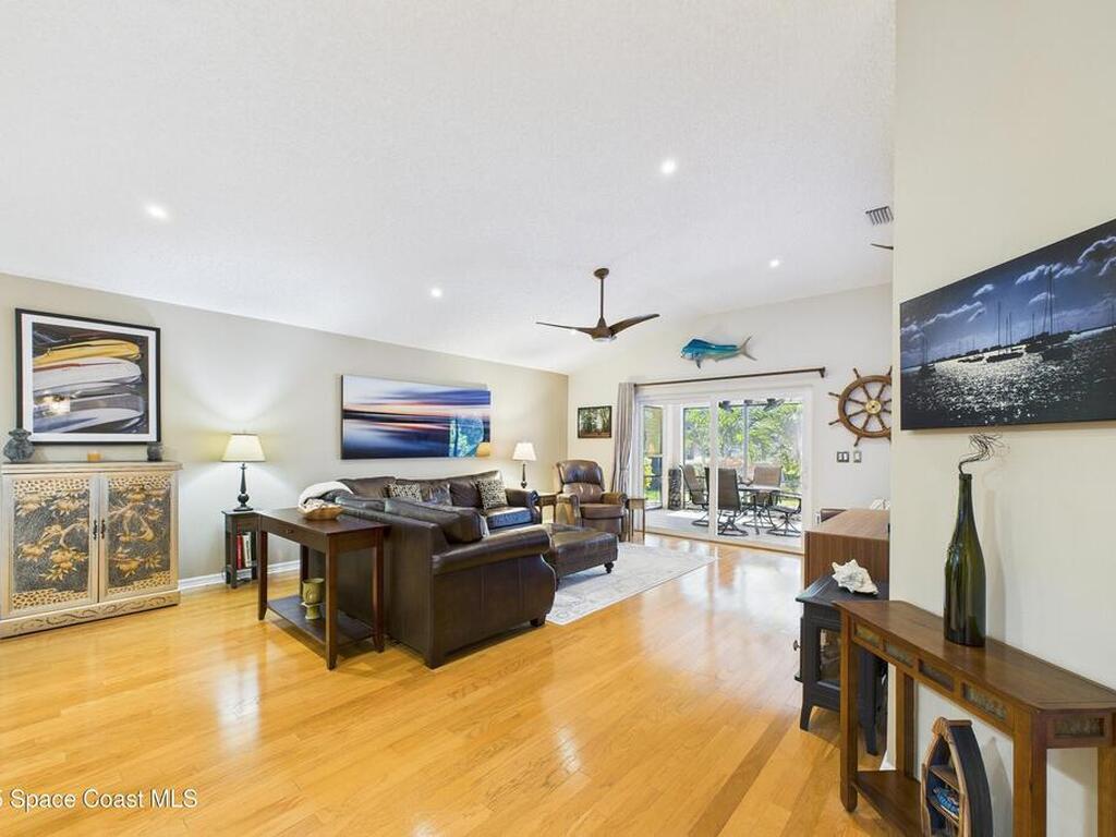 946 Shaw Circle, Melbourne, FL 32940