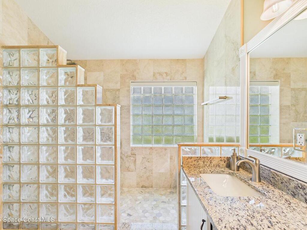 946 Shaw Circle, Melbourne, FL 32940