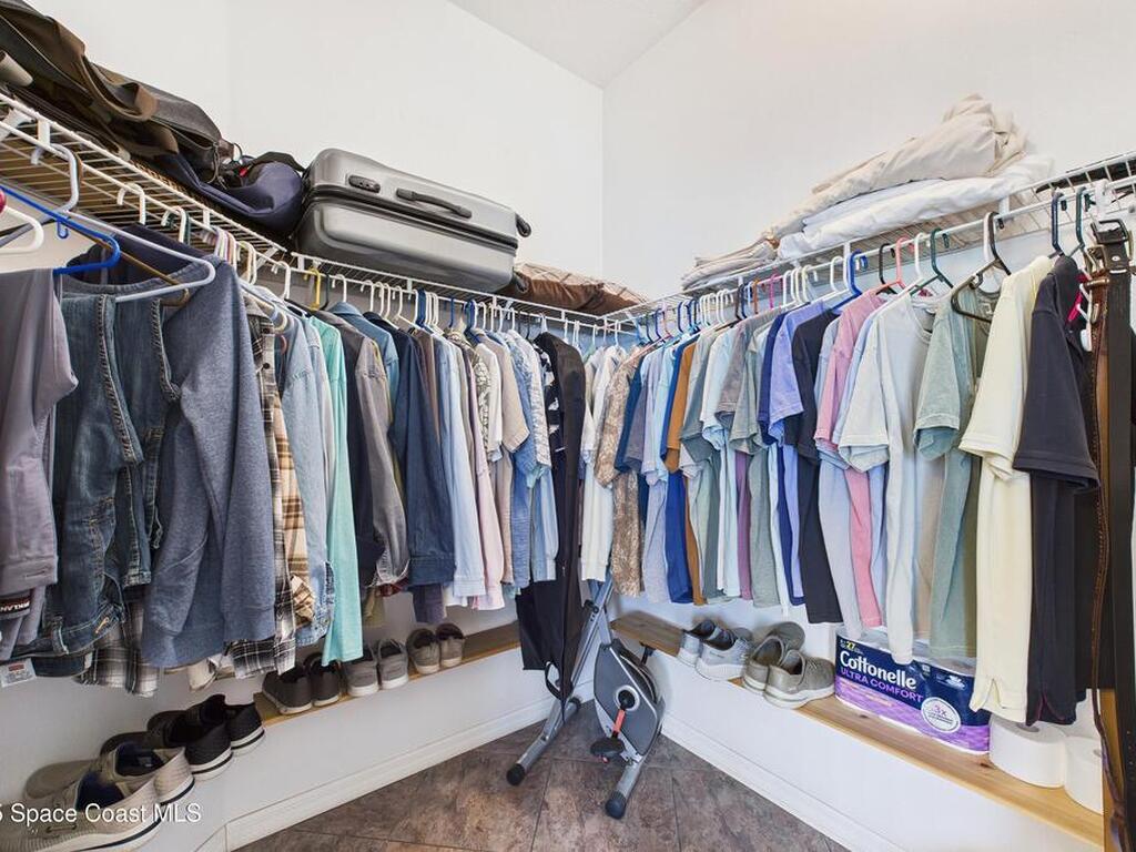 946 Shaw Circle, Melbourne, FL 32940