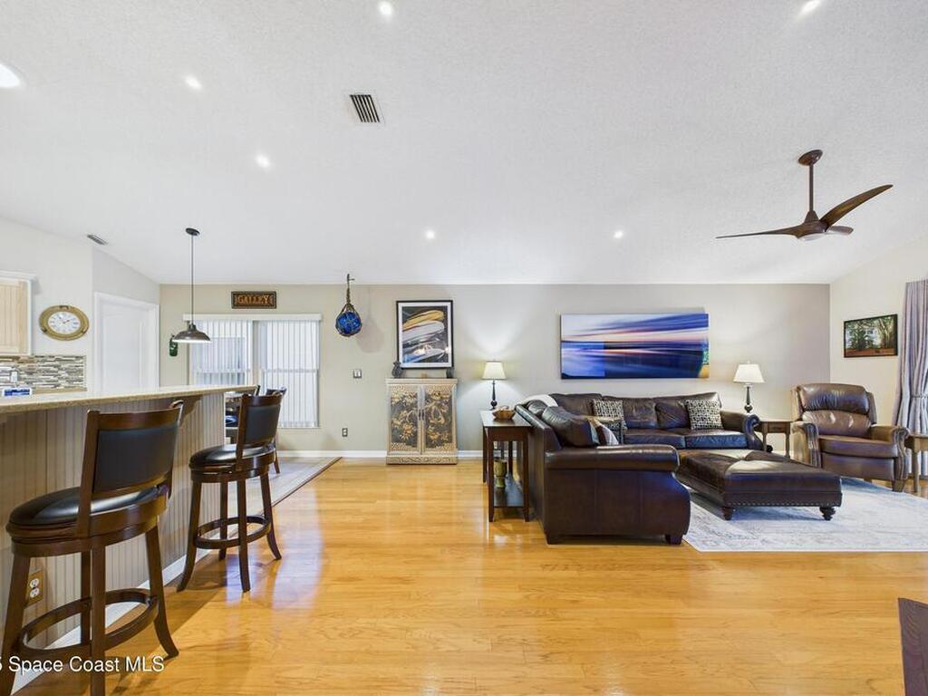 946 Shaw Circle, Melbourne, FL 32940