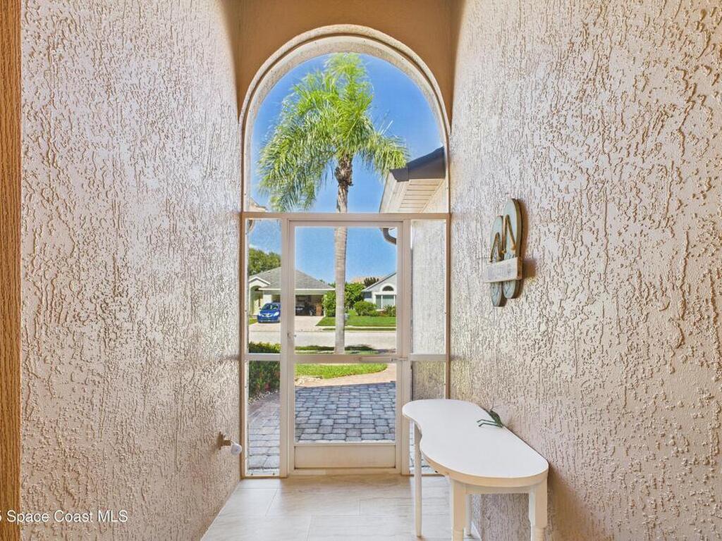 946 Shaw Circle, Melbourne, FL 32940