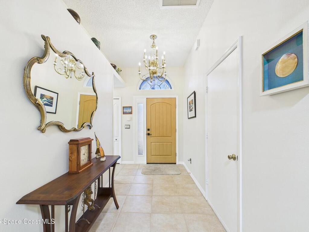 946 Shaw Circle, Melbourne, FL 32940