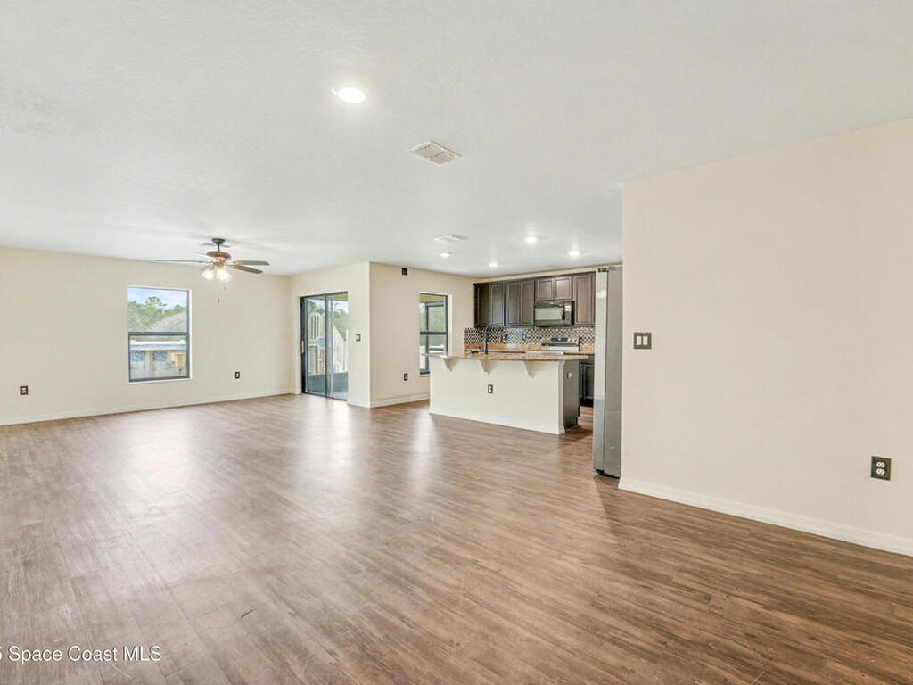 104 Jasmine Circle, Poinciana, FL 34759