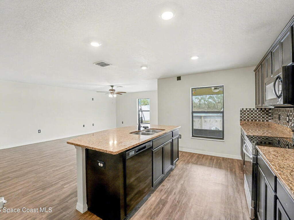 104 Jasmine Circle, Poinciana, FL 34759