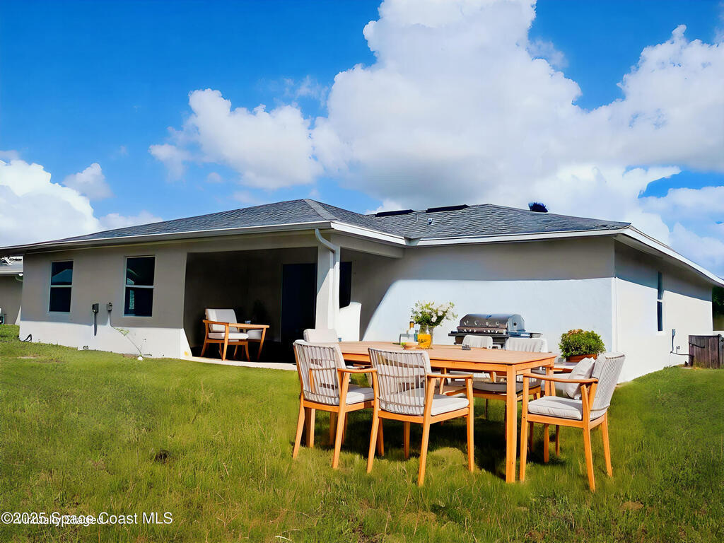 1174 SE Hutchins Street, Palm Bay, FL 32909