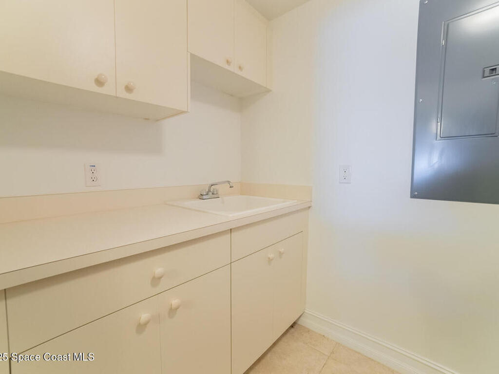 7 Indian River Avenue, Titusville, FL 32796