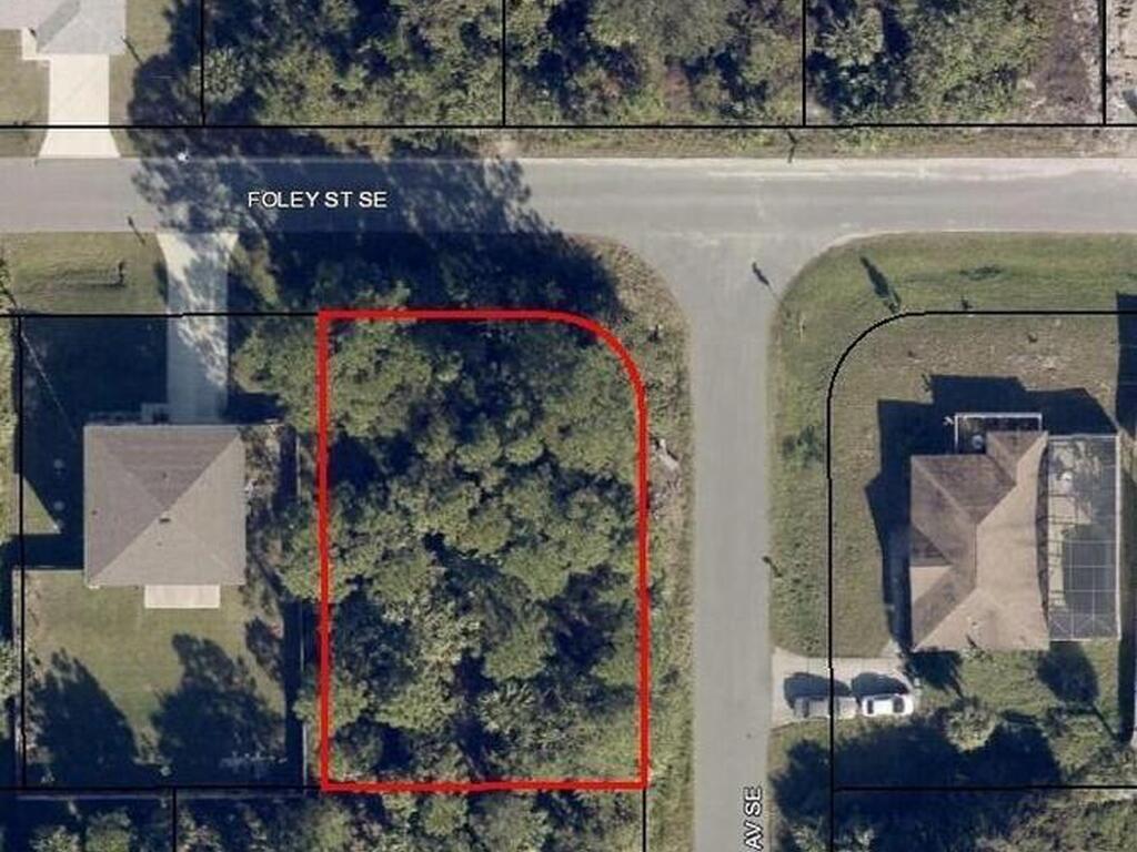 166 Foley (Cor Fresno) Street, Palm Bay, FL 32909