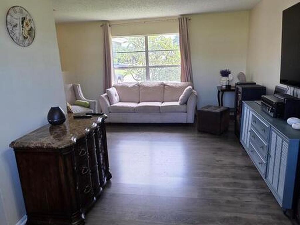 2070 SE Waverly Avenue, Palm Bay, FL 32909