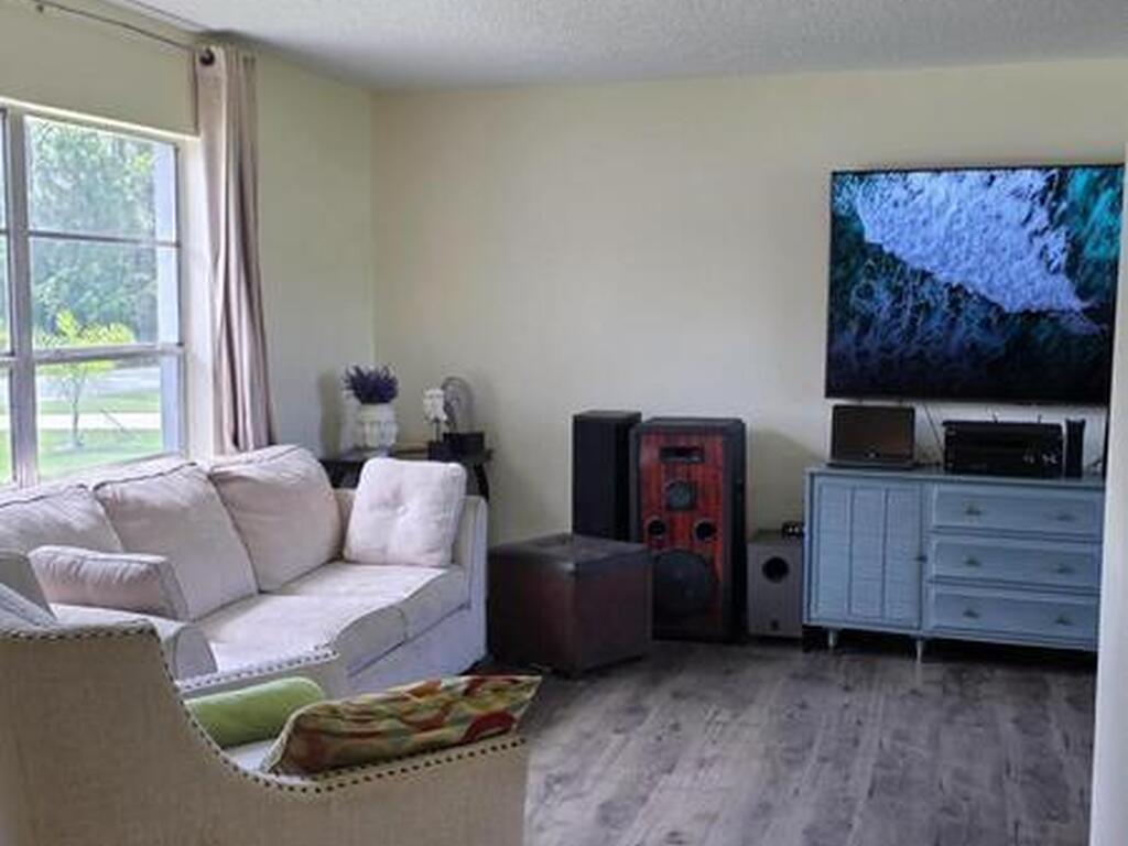 2070 SE Waverly Avenue, Palm Bay, FL 32909