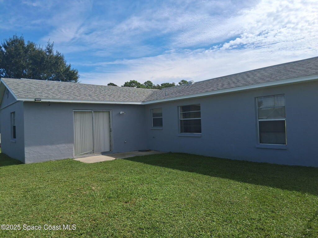 2070 SE Waverly Avenue, Palm Bay, FL 32909
