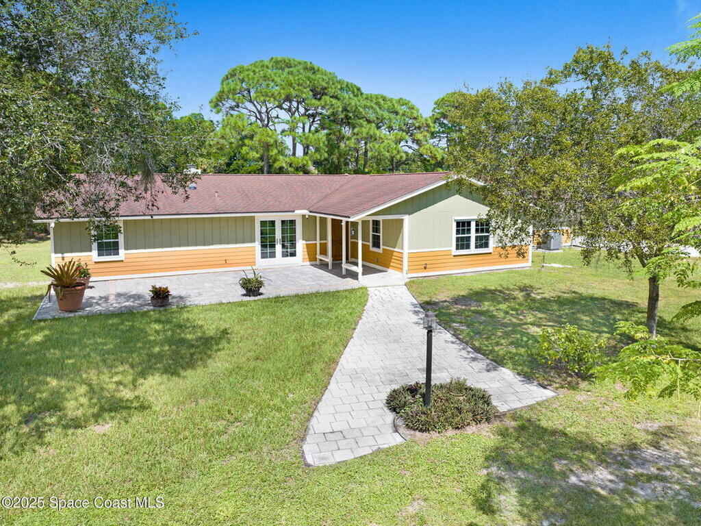 6570 Whispering Pines Lane, Grant, FL 32949