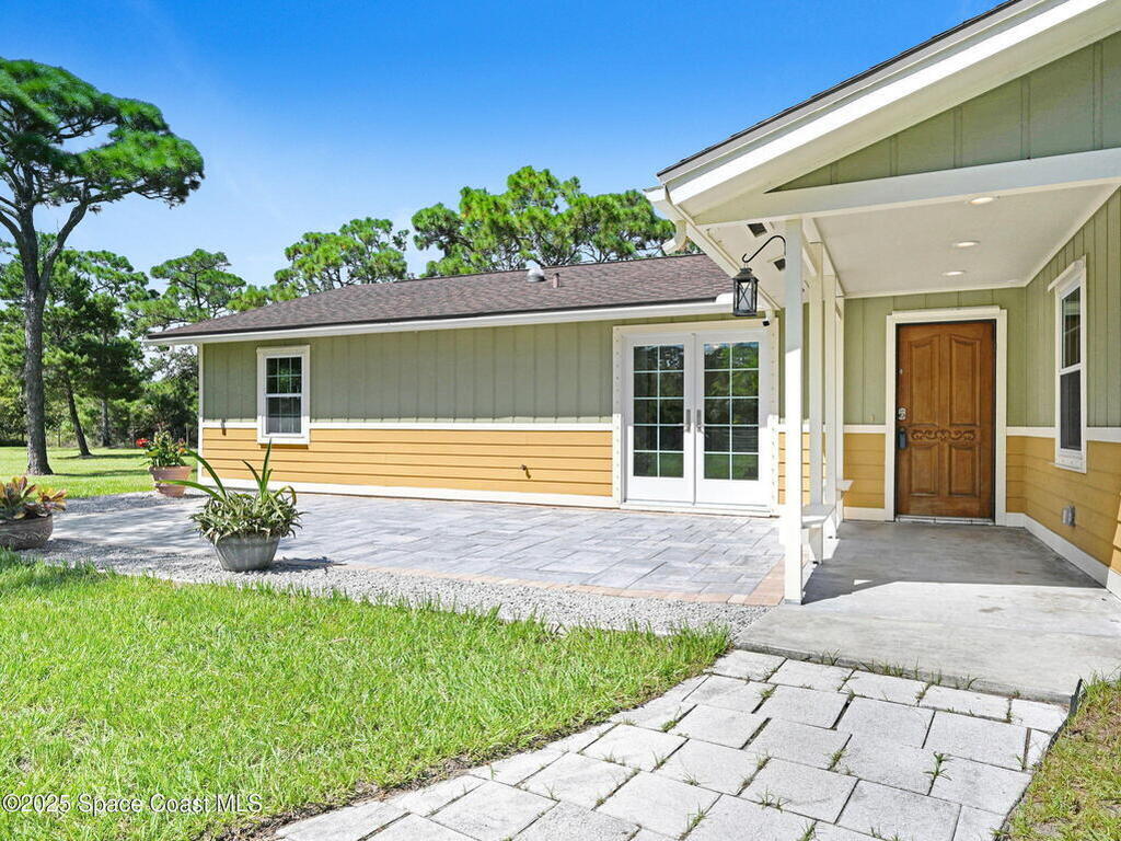 6570 Whispering Pines Lane, Grant, FL 32949