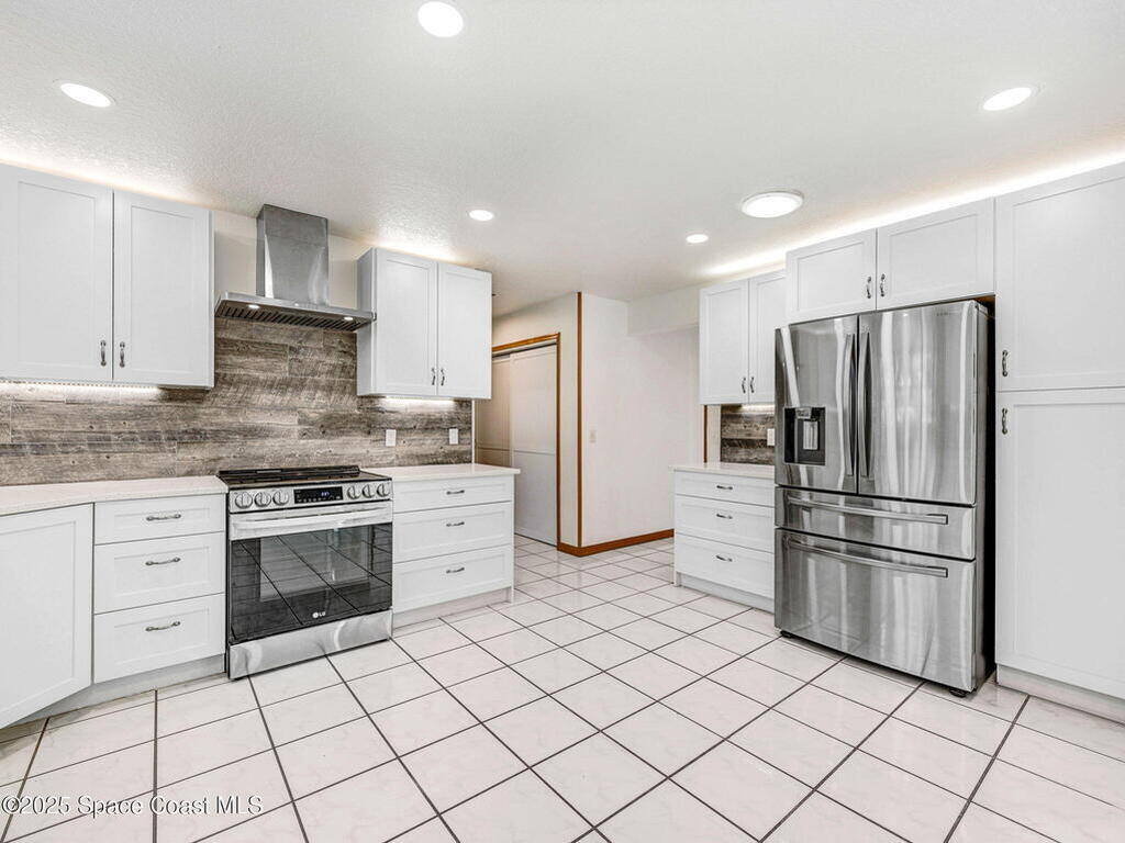 6570 Whispering Pines Lane, Grant, FL 32949