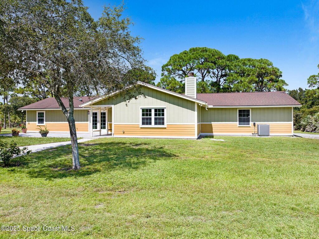 6570 Whispering Pines Lane, Grant, FL 32949