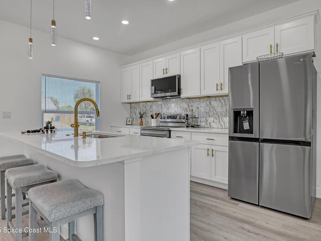 660 Yardley Street, Palm Bay, FL 32908