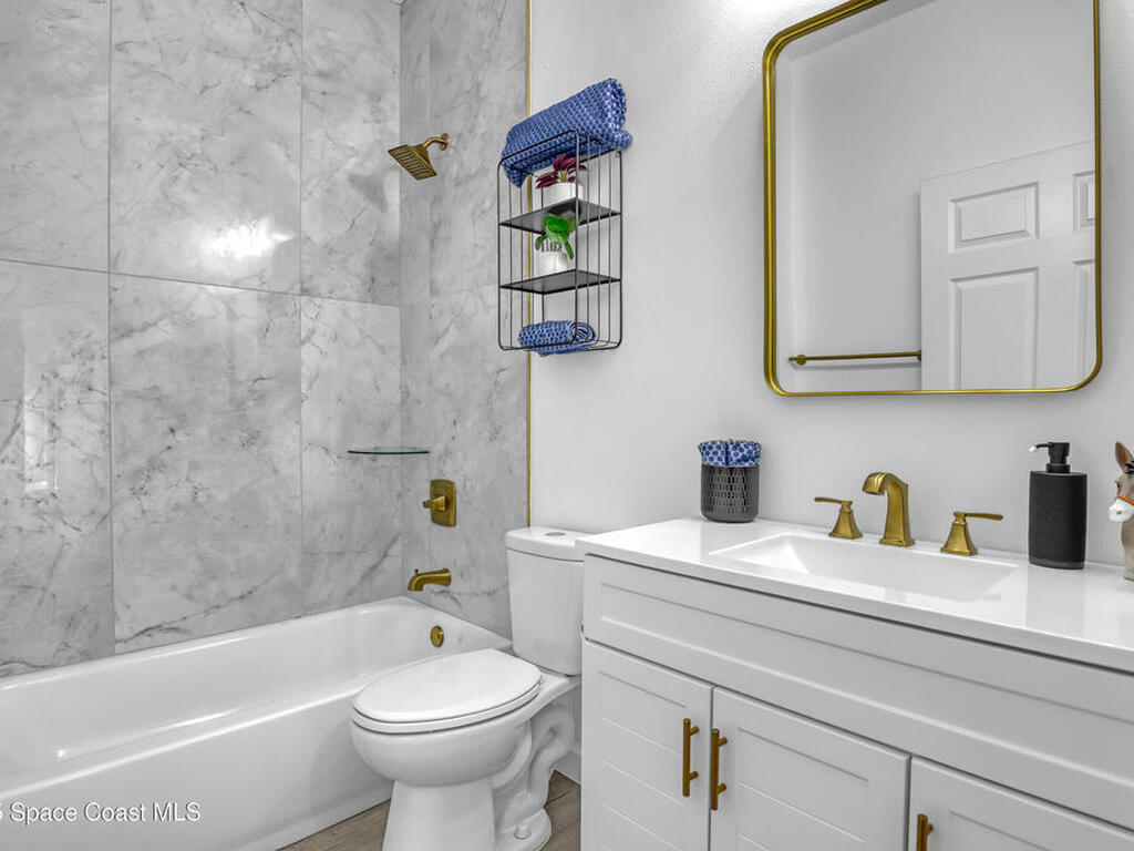 660 Yardley Street, Palm Bay, FL 32908