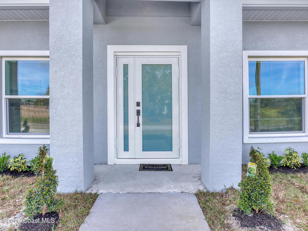 660 Yardley Street, Palm Bay, FL 32908