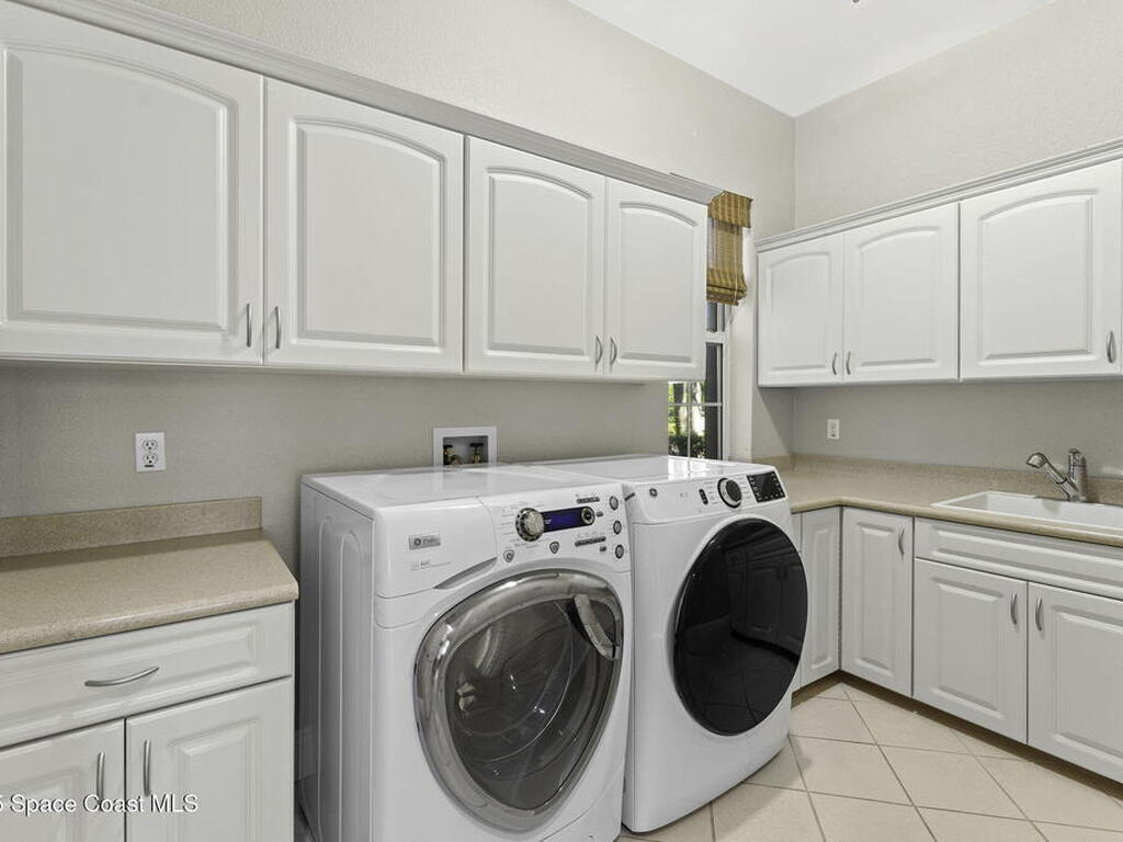 327 Lansing Island Drive, Indian Harbour Beach, FL 32937