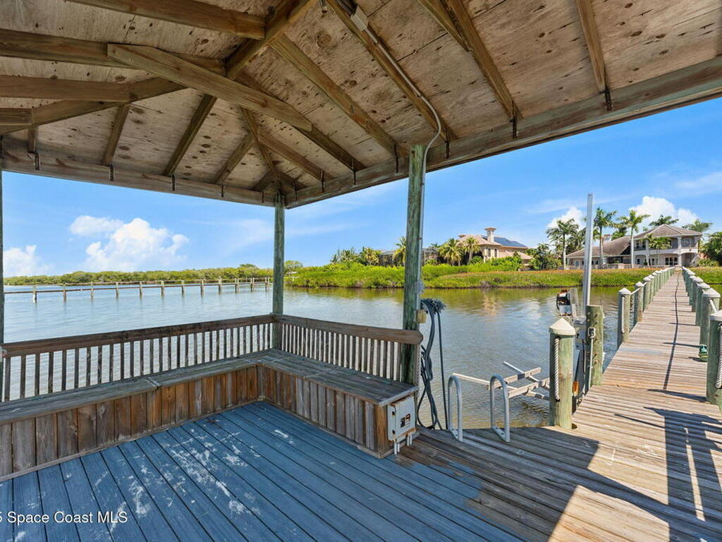 327 Lansing Island Drive, Indian Harbour Beach, FL 32937