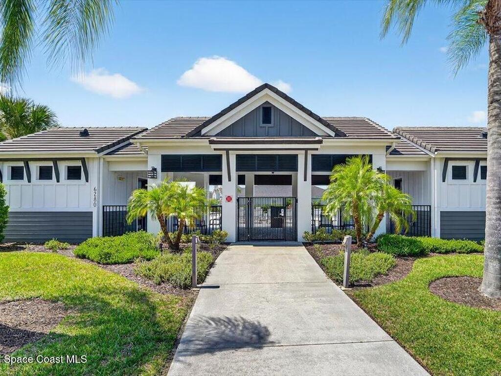 6211 W Fallsgrove Lane, Port Orange, FL 32128